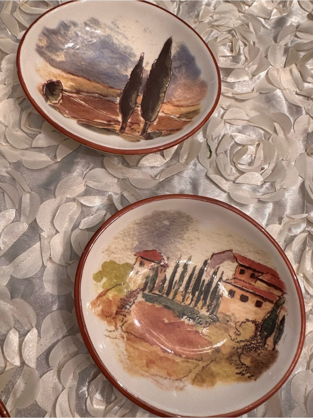 Williams Sonoma Hand-Painted Tuscana scene bread plates plus 4dipping bowls